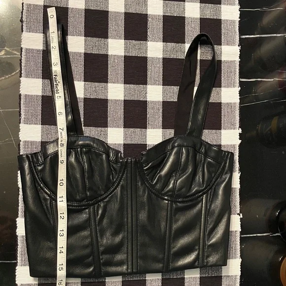 Alice + Olivia Jeanna Black Faux Leather Bustier Crop Top - Picture 7 of 9